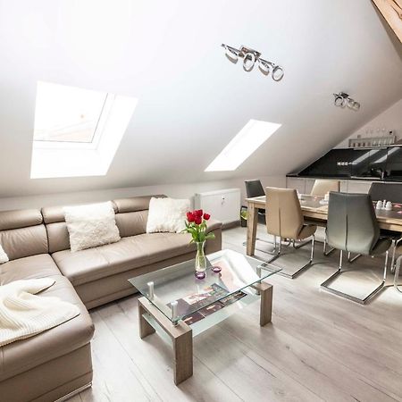Vip Suite Hotel Heinz Добржиш Экстерьер фото